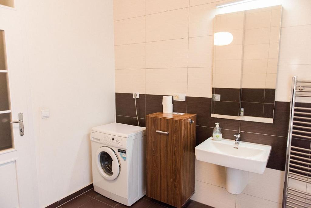 Lion Apartments In Historical Center, Bratislava Old Town Zewnętrze zdjęcie