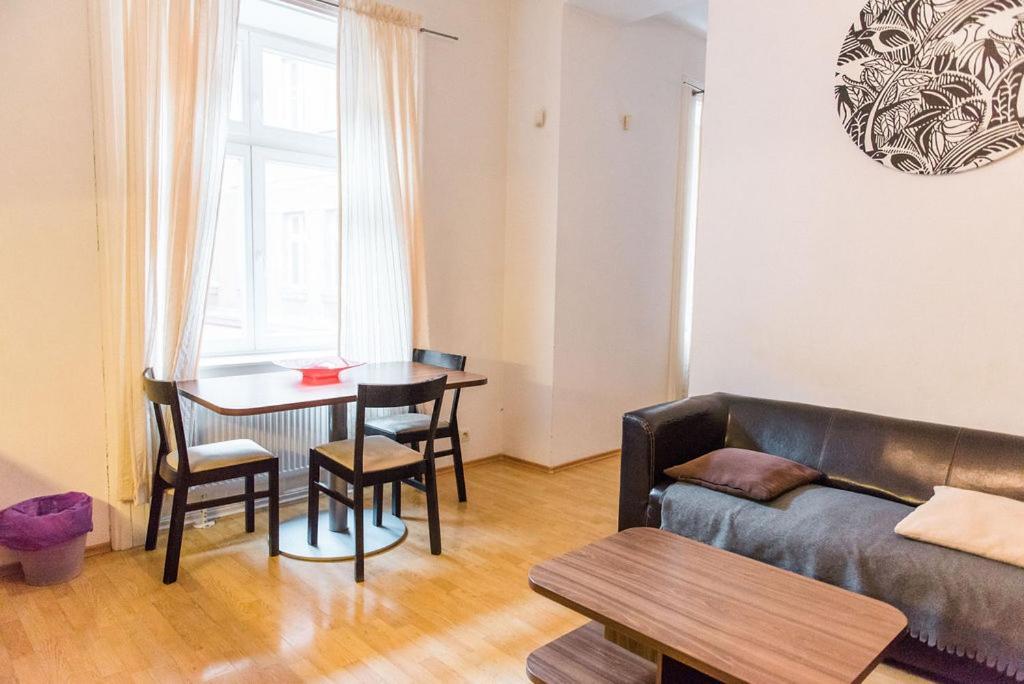 Lion Apartments In Historical Center, Bratislava Old Town Zewnętrze zdjęcie